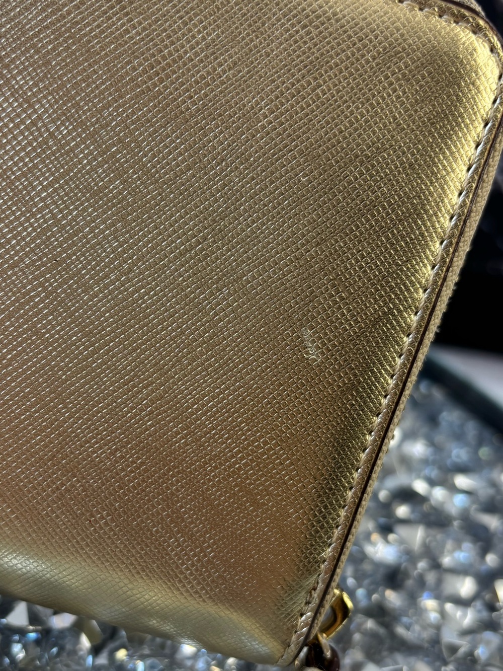 Kate spade STORYBOOK Gold Metallic Zip-around wallet EUC - Picture 8 of 14